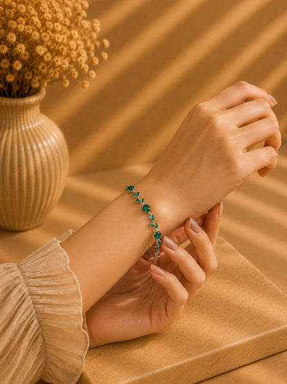 LUSHÉ Vine Bracelet in green